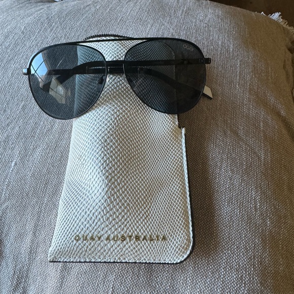 Quay sunglasses - Picture 1 of 5